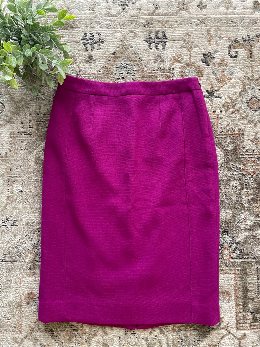RARE The Limited Fuchsia Pencil Skirt - Picture 2 of 10
